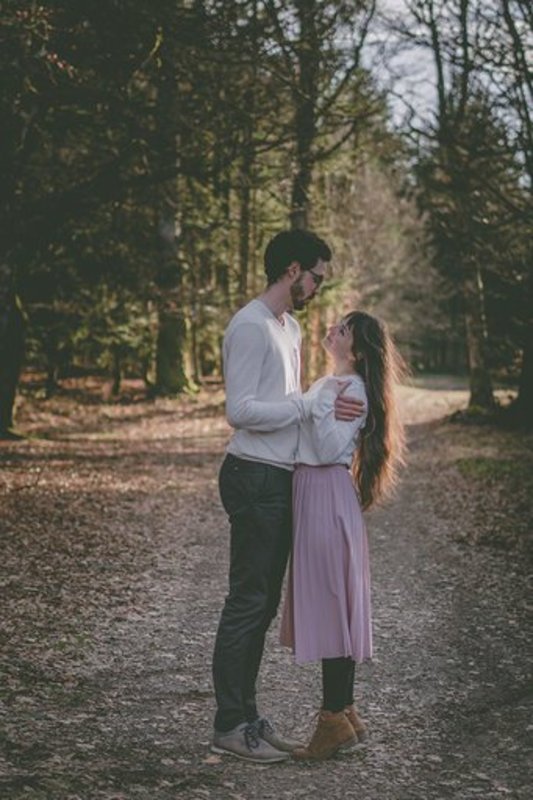 Interview avec une influenceuse sur Instagram pour en savoir plus sur les préparatifs de son mariage