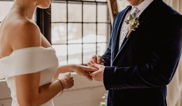 Les différents types de cérémonies pour votre mariage : la cérémonie laïque
