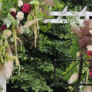 Arche de cérémonie laique de mariage fantastique réalisé par Elven Garden Flower, fleuriste événementiel à Caen - Mariage en Normandie