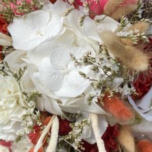 Bouquet Passion, fleuriste passionnée près de Dieppe réalisera toutes vos compositions florales pour le jour de votre mariage en Normandie - Mariage en Normandie