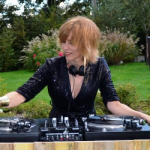 Tuxedo spécialiste de vos soirées animera votre mariage avec son DJ expérimenté  - Mariage en Normandie