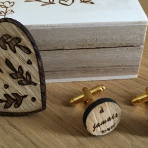 des bijoux en bois unique pour votre mariage en Normandie, fabrication à Caen  - Mariage en Normandie