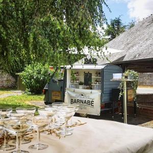 Barnabé l’Apéro van - Bar triporteur personnalisable (Région Caennaise, Normandie)
